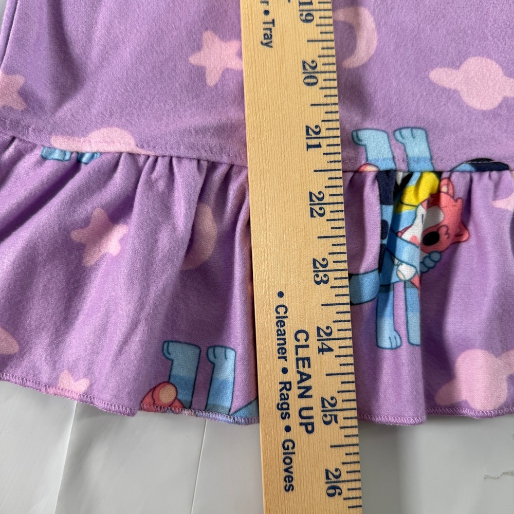 Bluey Girls Allover Character Print Purple Fleece Ruffle Nightgown Size 4 NWT - Picture 3 of 8